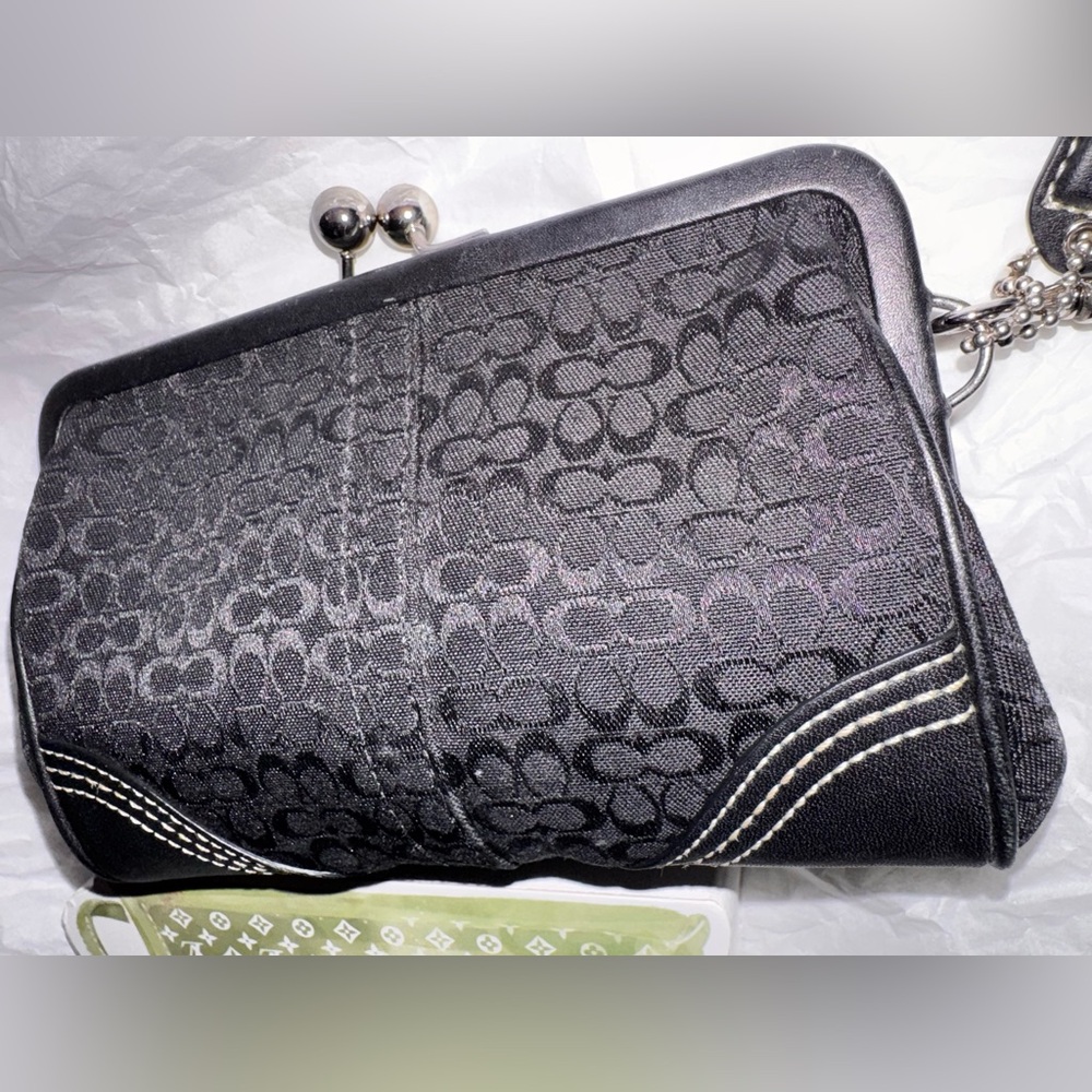 Coach rare vintage Y2K Soho Kisslock Wristlet signature jacquard leather - Picture 17 of 17